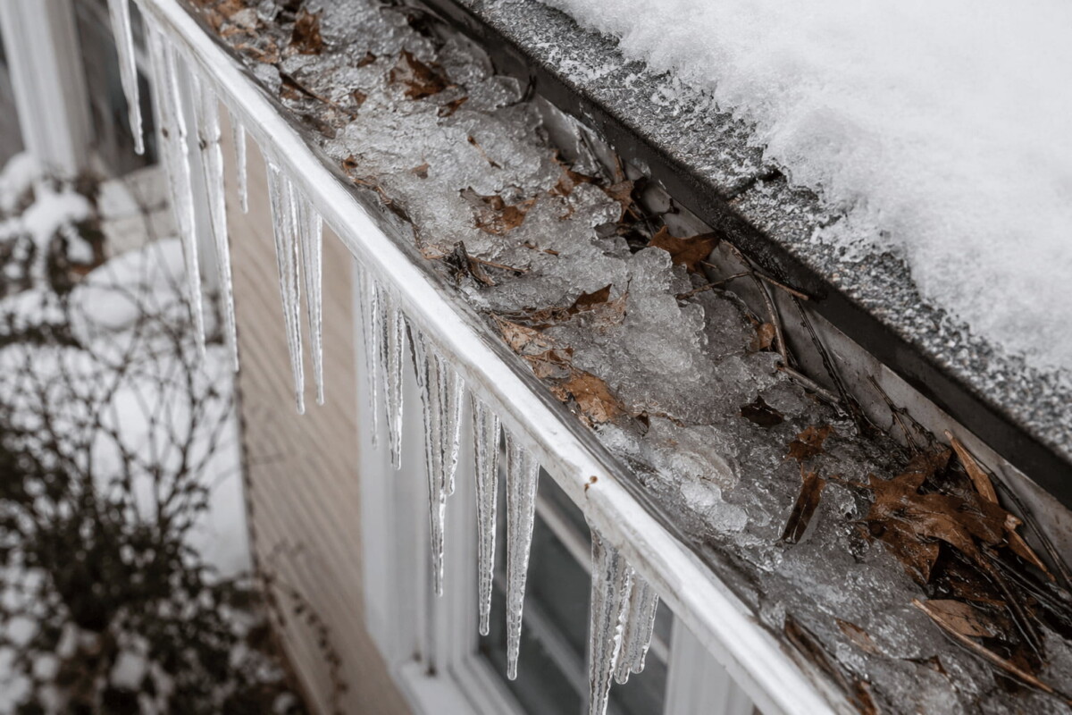 How to Maintain Your Roof in Indiana’s Snowy Winter Weather